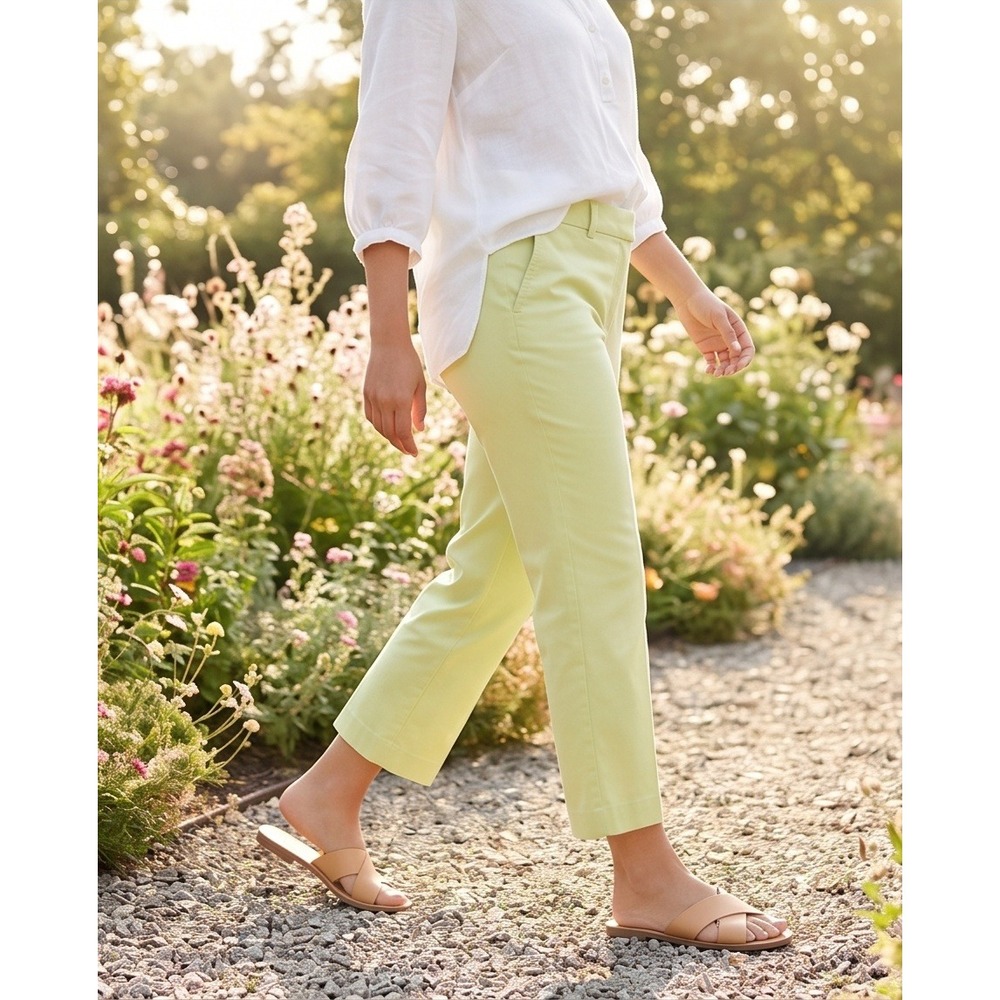 Cropped Straight-Leg Pants in Pale Lime